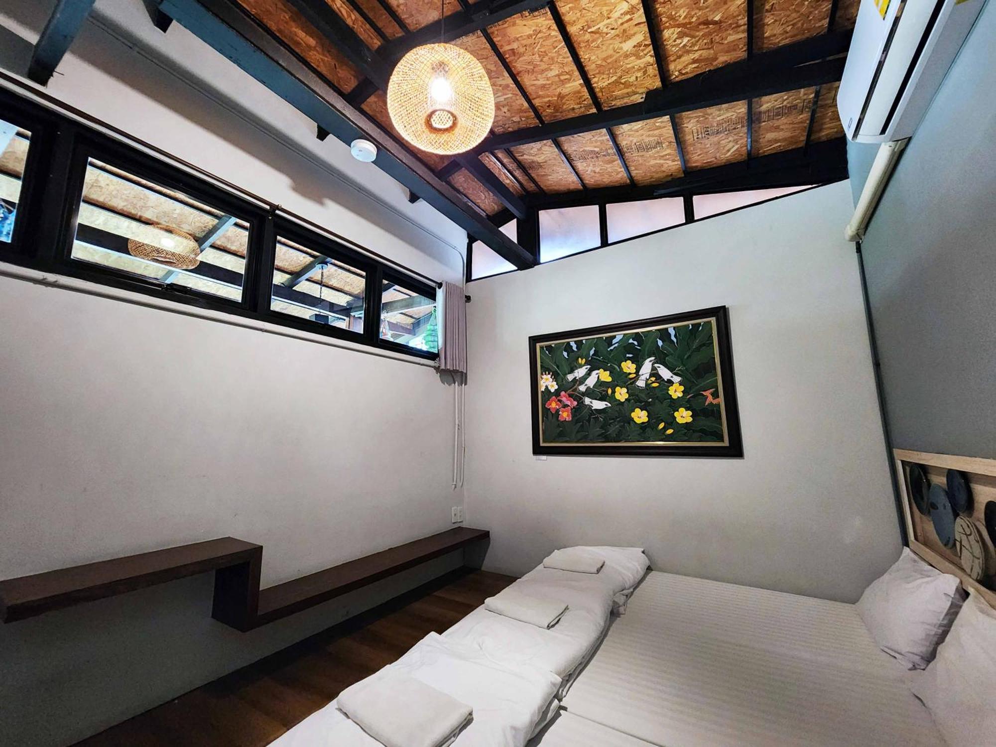 Baan Mai Kradan Hostel Chiang Rai Exterior photo